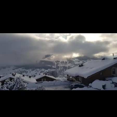 Porte Du Mont Blanc Aux Pieds Des Pistes * קומבלו